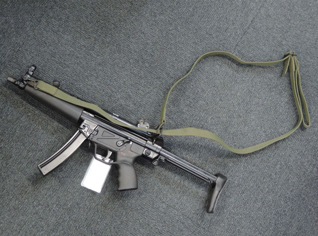 実物H&K製MP5用3ポイントスリングOD H&K製MP5用3ポイントスリング黒 新品 - ミリタリーサープラス