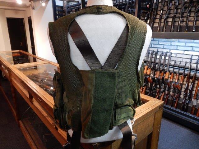便利なベストです！【アメリカの軍服】空軍パイロットサバイバル