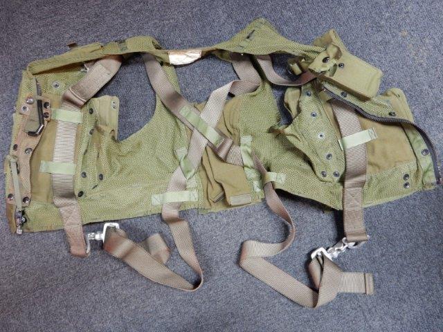 航空機搭乗員用 サバイバルベスト 多機能が魅力！【アメリカ軍装備品】陸軍エアクルー・サバイバル
