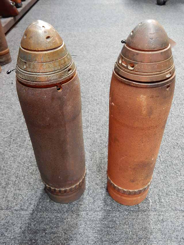 【大注目】 王日 全長29cm 75mm 砲弾 旧日本軍 青 空洞 三正大等の刻印あり コレクション