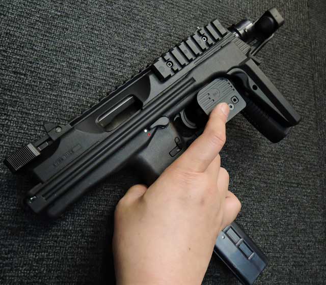 2025年秋冬新作 サブマシンガン カスタム 溢れる ガスガン ユニバーサル ガン トイガン
