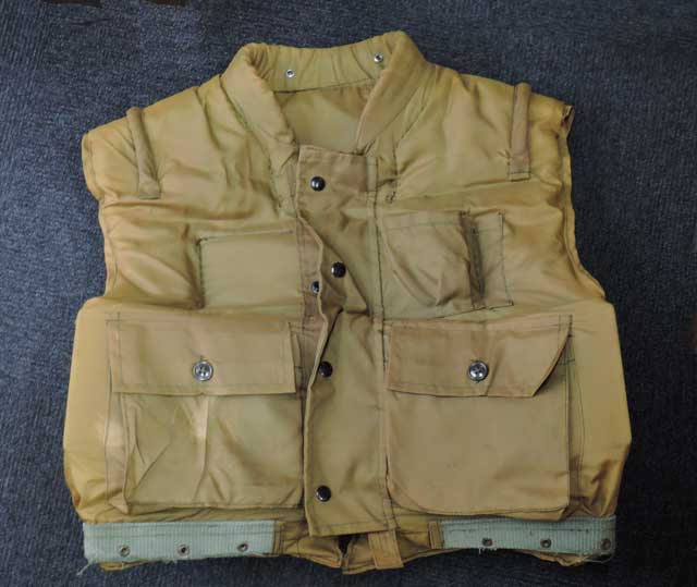 M1955 ボディアーマー Mサイズ ベトナム戦争ロットです！【アメリカの軍服】海兵隊M1955