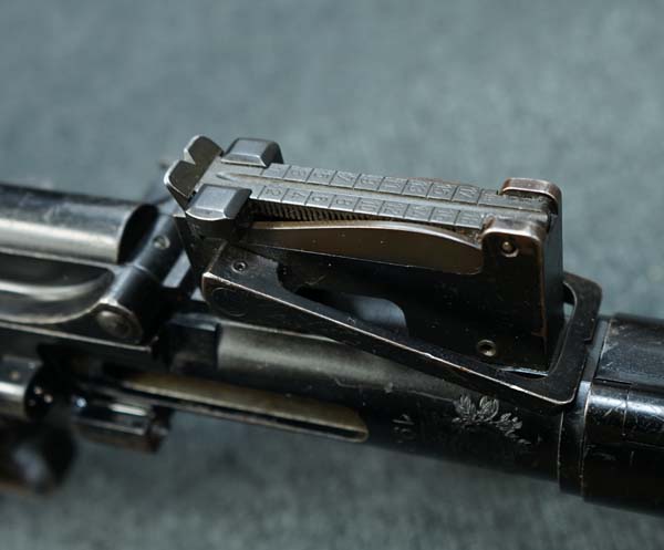 ハイダー付きは銃身が長く見えてカッコイイ！ MG13 軽機関銃