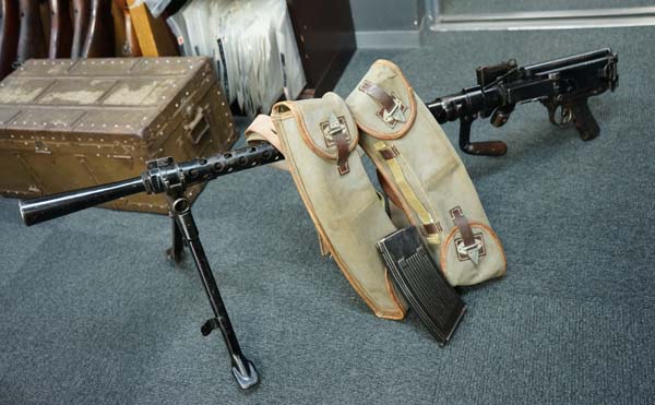 その他 mg13 ハイダー付きは銃身が長く見えてカッコイイ！ MG13 軽機関銃