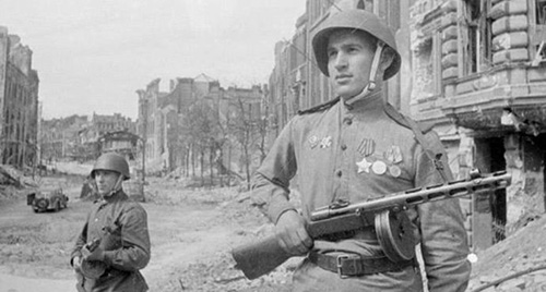 ソ連軍 軍隊教練マニュアル 「基本的な軍事訓練」1987年版 ロシア 中古品 ソビエト国防省発行 ソ連軍 軍隊教練マニュアル 「基本的