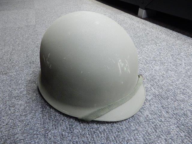現在ヤフオクに【オーストリア軍ヘルメット (アメリカ軍M1型)】 2点