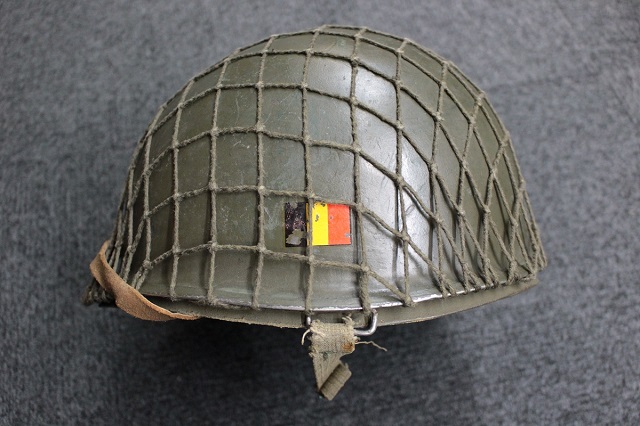 旧ベルギー軍　ヘルメット