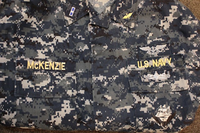 アメリカ海軍作業服 (NWU) ジャケット & ズボンのセットをヤフオクに