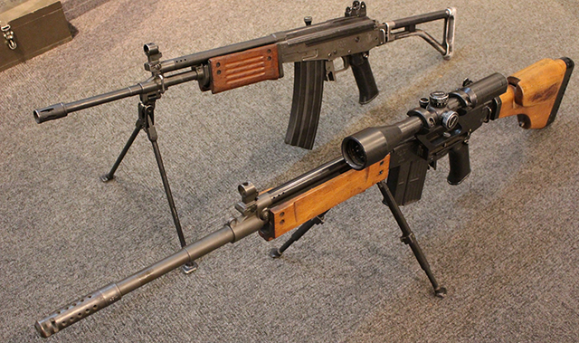 狼は眠らない ベケットが使用するライフル銃 [空気銃] アマゾンでお届け。