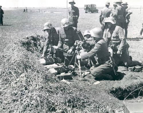 永世中立なスイス軍 M18ヘルメット | Chicago Blog