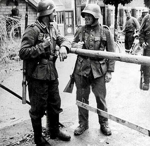 永世中立なスイス軍 M18ヘルメット | Chicago Blog