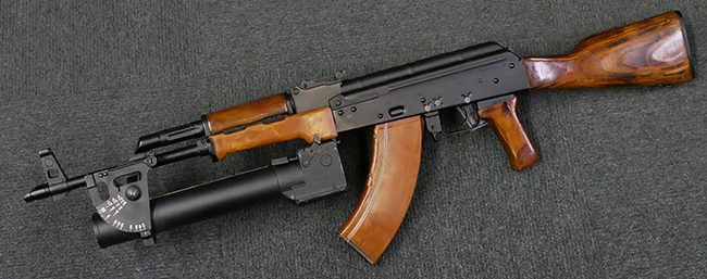 値下 超希少 レトロ銃レプリカ 壁掛け トリガー可動 WA] スタームルガー セキュリティー・シックス M-717 発火モデル