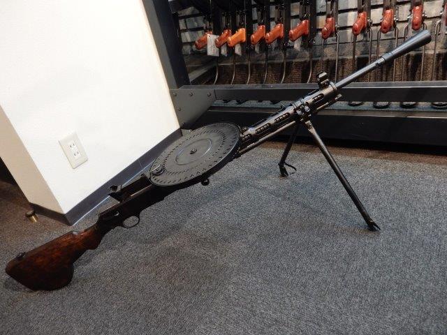 DP28軽機関銃と大阪店在庫のDPマガジン・パウチ | Chicago Blog