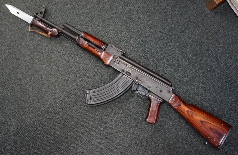 AK銃剣の正しい使用法 | Chicago Blog