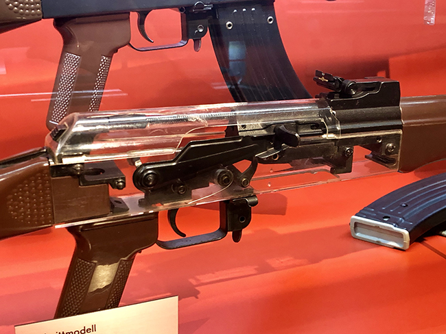 貴重な教練AK、MPi-KK-69! (前編) | Chicago Blog