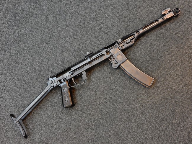 ラスト1挺! PPS43 短機関銃 カット・モデル | Chicago Blog