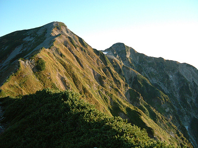お山へ行ってきます
