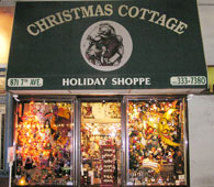 クリスマス・コテージ店前