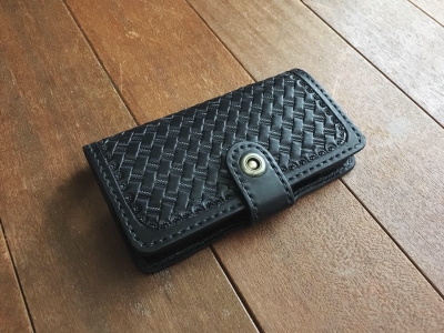 Ⓜ︎様オーダー カービング手帳型ケース iPhone11 - www.sumatra.eco.br