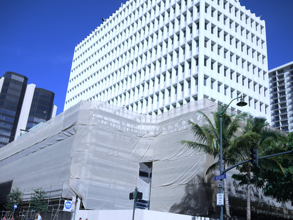 ワイキキ ビジネス プラザ 工事中