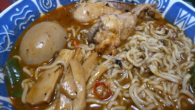 562 ハマルカレー チキンラーメン