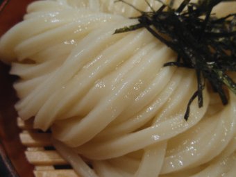 ざるチャーシュー坦々麺風麺アップ