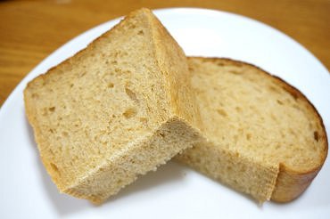 有機しょうゆとかつおだしのパン