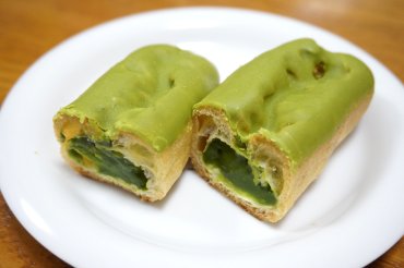 深み抹茶のエクレア