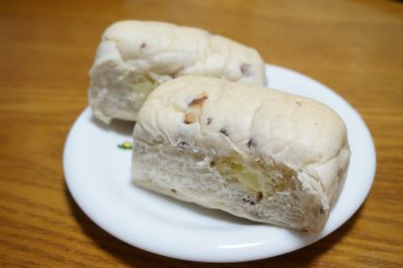 国産小麦のふわもちあずきバター