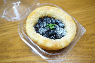 黒豆あんぱん