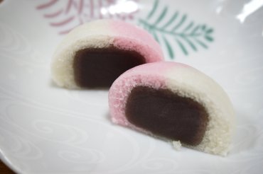 迎春たねや饅頭