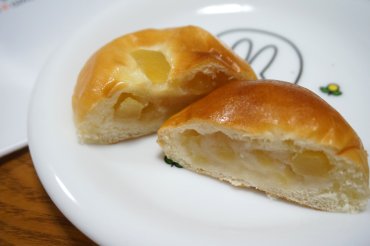 りんごのあんぱん