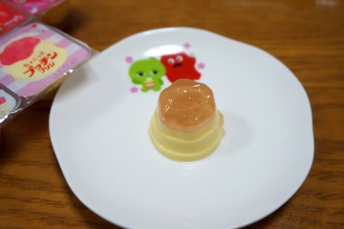 ちょこっとプッチンプリン苺ソース