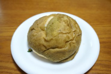 小松菜クリームパン