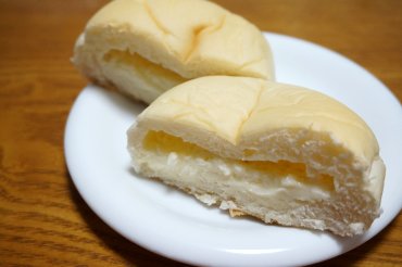 おとうふのようなクリームパン