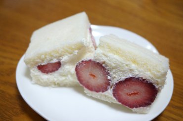 いちごサンド