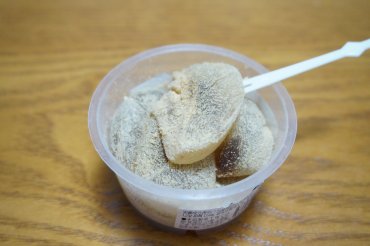 黒蜜入りわらび餅