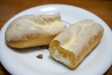 チーズクリームエクレア
