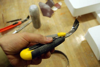 ものを作る人は自分で道具を創る。