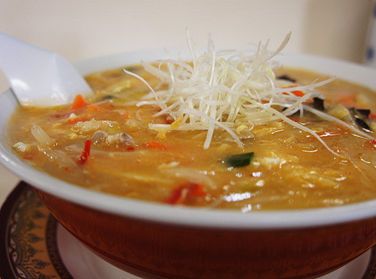 茶飯次の酢辣湯麺(スーラータンメン)