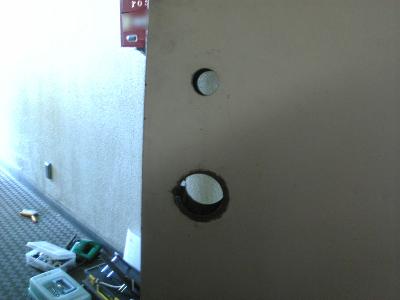 新たな貫通穴(室内側)