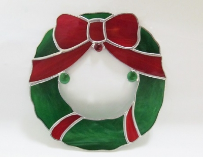 ステンドグラス製ステンドグラス　リボンと天使がかわいい　クリスマスリース ステンドグラス製ステンドグラス リボンと天使がかわいい クリスマスリース