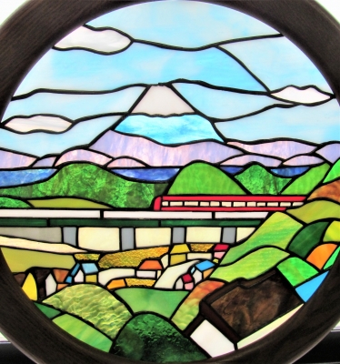 ステンドグラス作家 風景のステンドグラス 取付 春の里山 | 作家