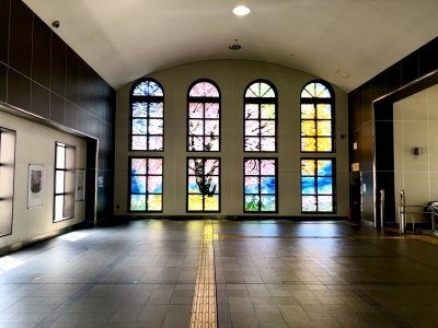 坂戸駅 ステンドグラス 四季桜樹 | まりね通信