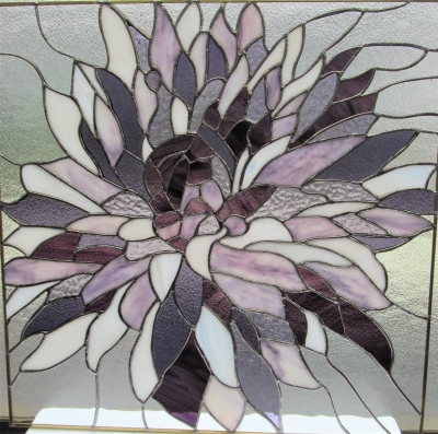 紫の花のパネル Tさん ステンドグラス教室 生徒さん作品 まりね通信