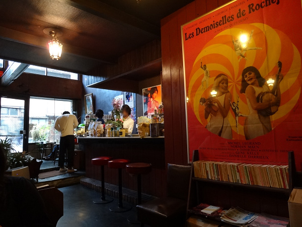 喫茶マドラグ 店内