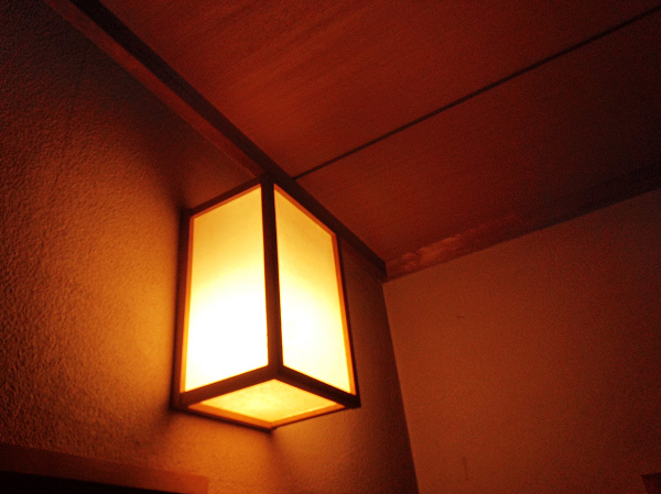 LED電球 廊下