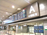 成田空港 到着ロビー