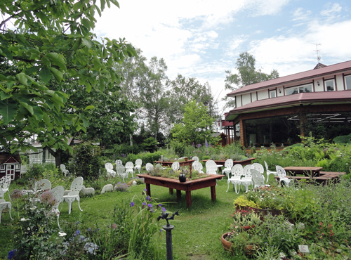 sitikugarden2.jpg
