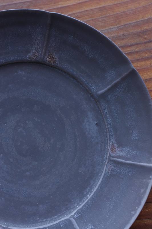 久野靖史 輪花皿（白・22cm）